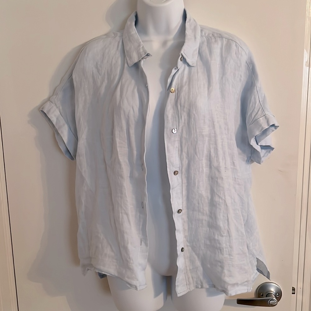 Blue Short Sleeve Button Down Shirt 💙